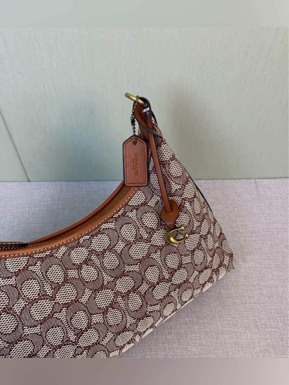 COACH Juliet shoulder bag in signature textile jacquard Cocoa - Picture 4 of 7